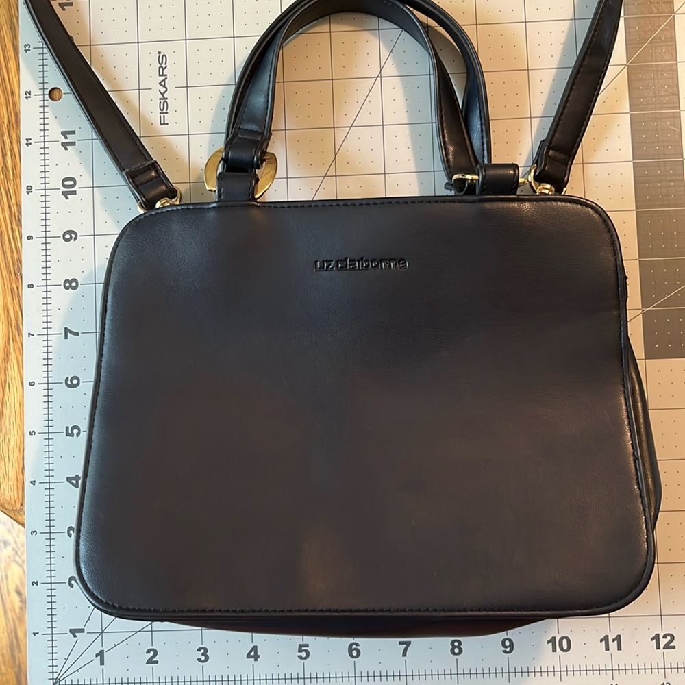 Navy blue Liz Claiborne versatile handbag/crossbody!